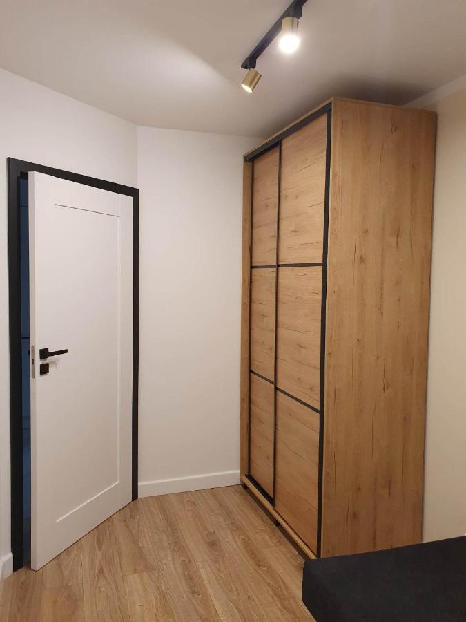 Apartament 3 Pokojowy Lub Pokoj W Mieszkaniu W Nowym Bloku Warsaw Exterior photo